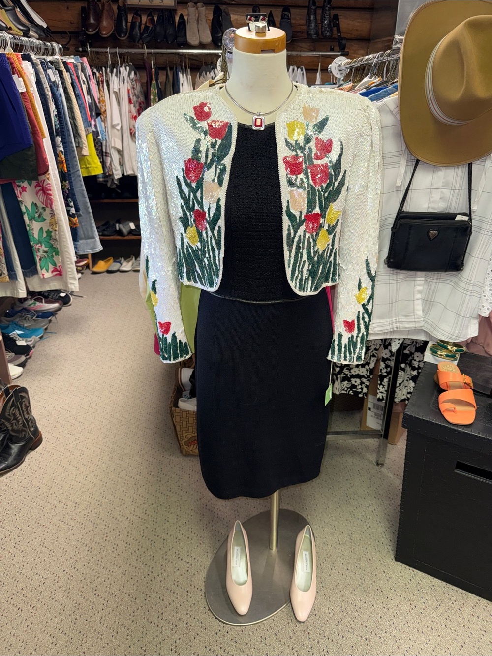 🖤St. John Collection Wool blend knit dress with leather like piping